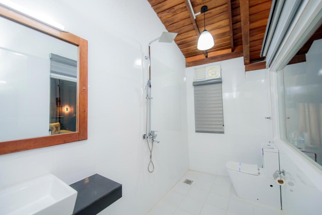 Sevonra Hotel Unawatuna Buitenkant foto