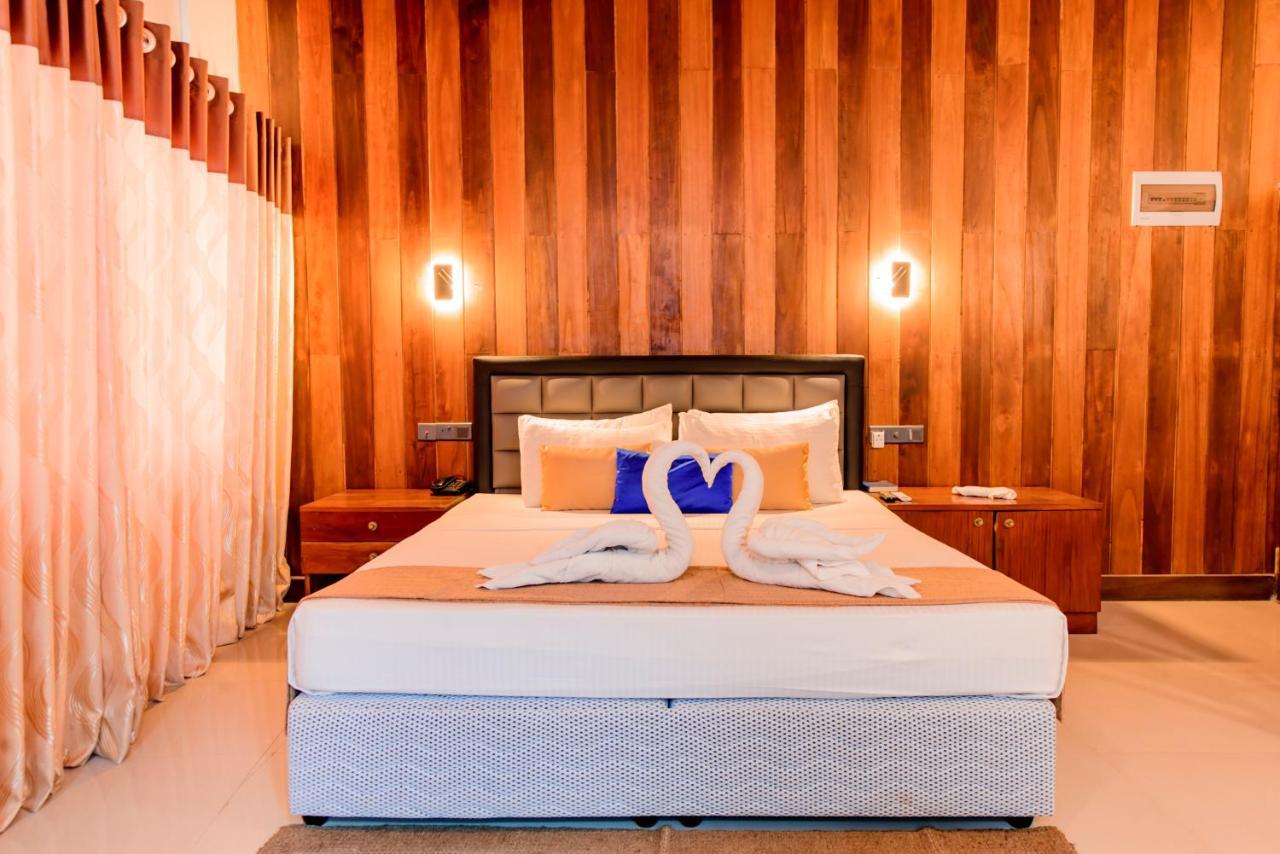Sevonra Hotel Unawatuna Buitenkant foto