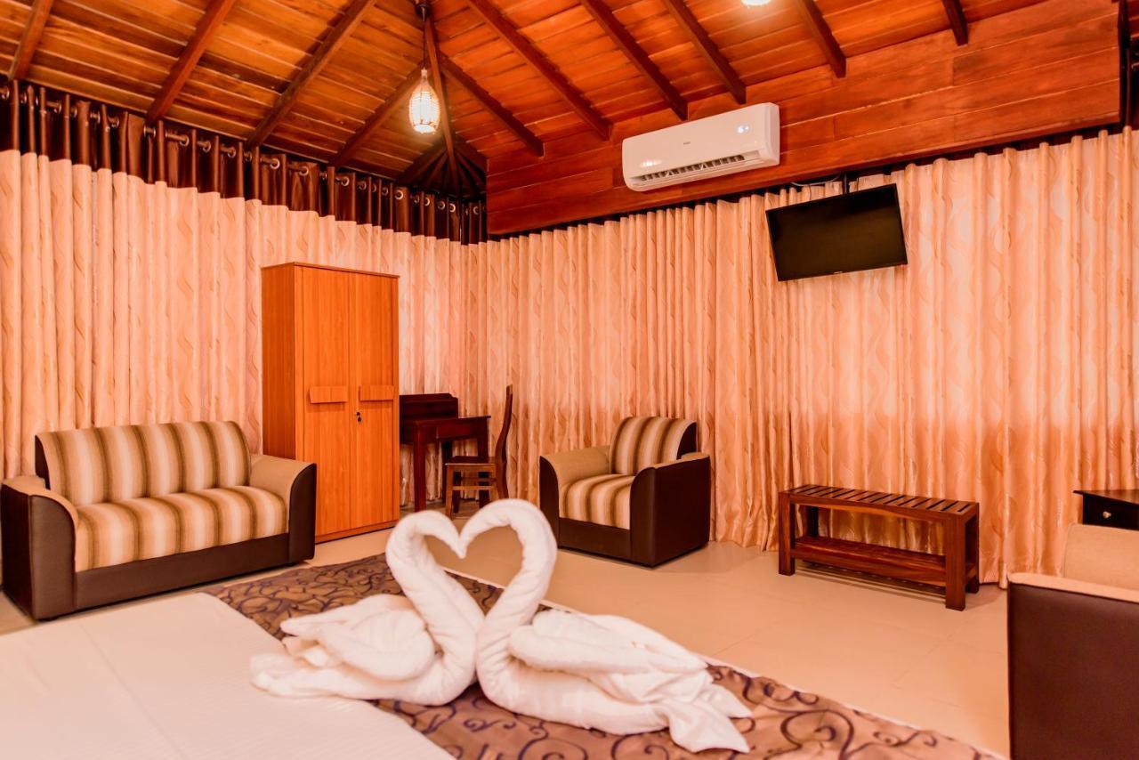 Sevonra Hotel Unawatuna Buitenkant foto