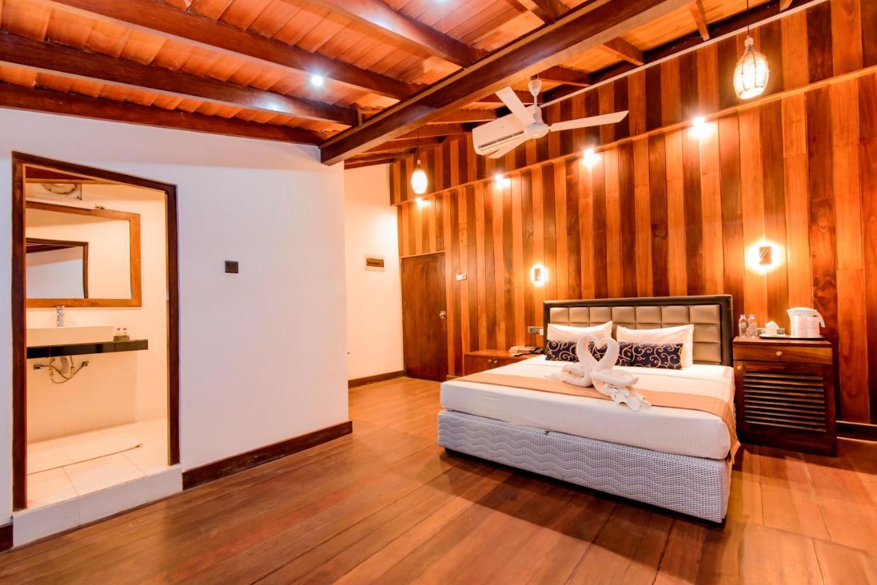 Sevonra Hotel Unawatuna Buitenkant foto
