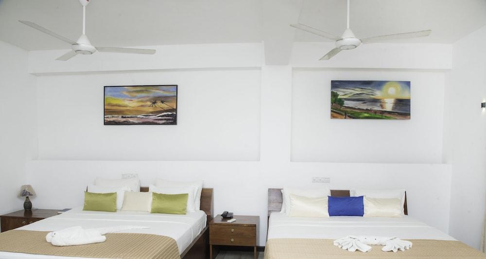 Sevonra Hotel Unawatuna Buitenkant foto