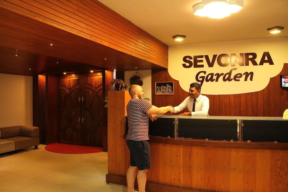Sevonra Hotel Unawatuna Buitenkant foto