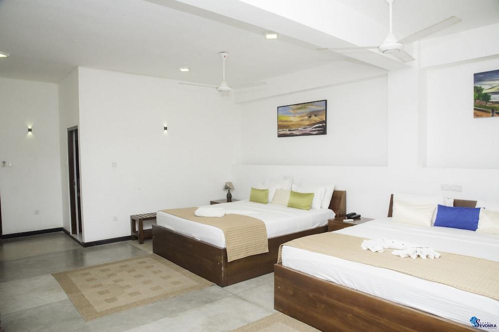 Sevonra Hotel Unawatuna Buitenkant foto